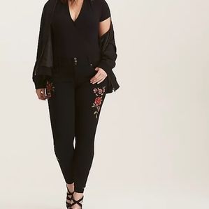 Super Stretch Floral Embroidered Jegging